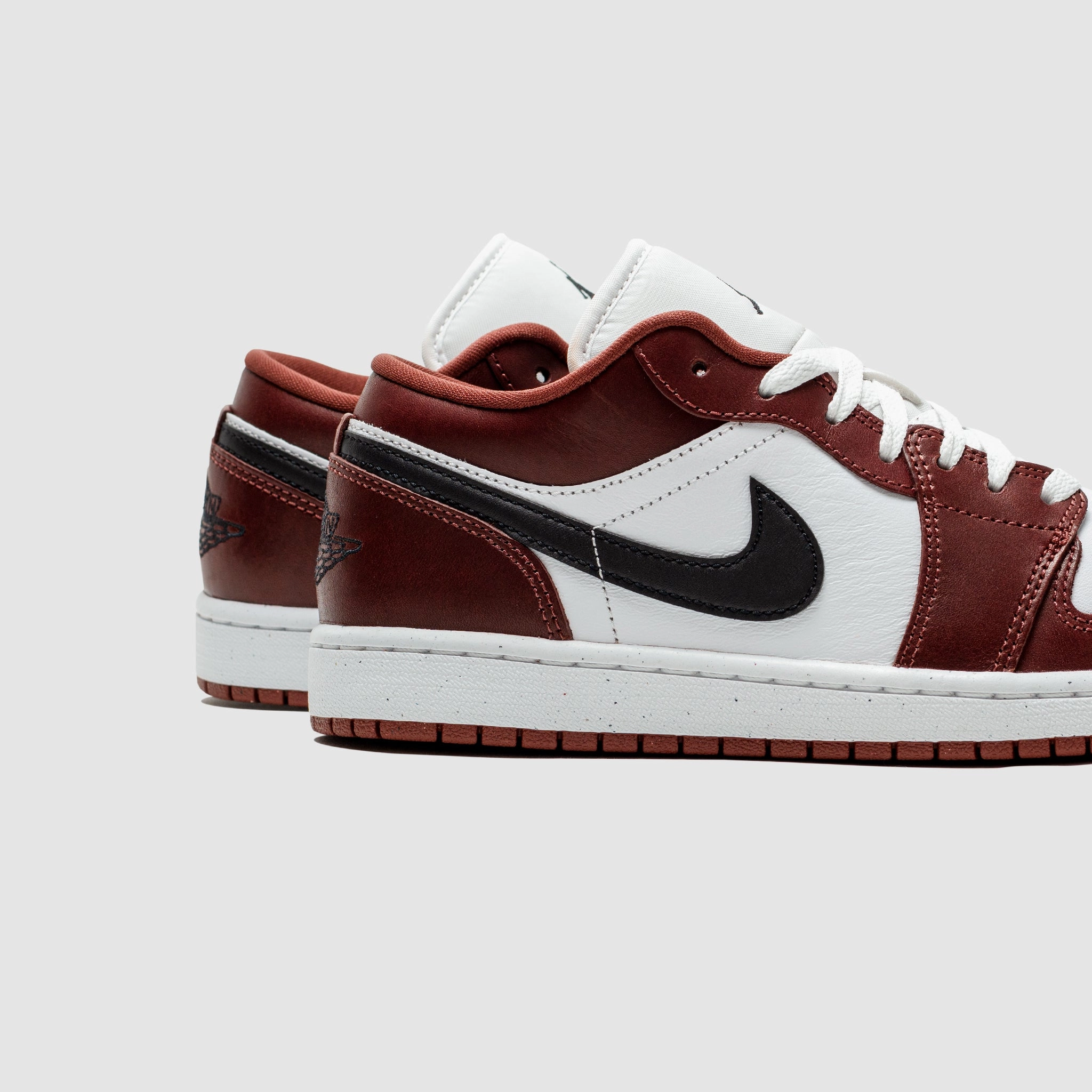 AIR JORDAN 1 LOW SE "DARK PONY"