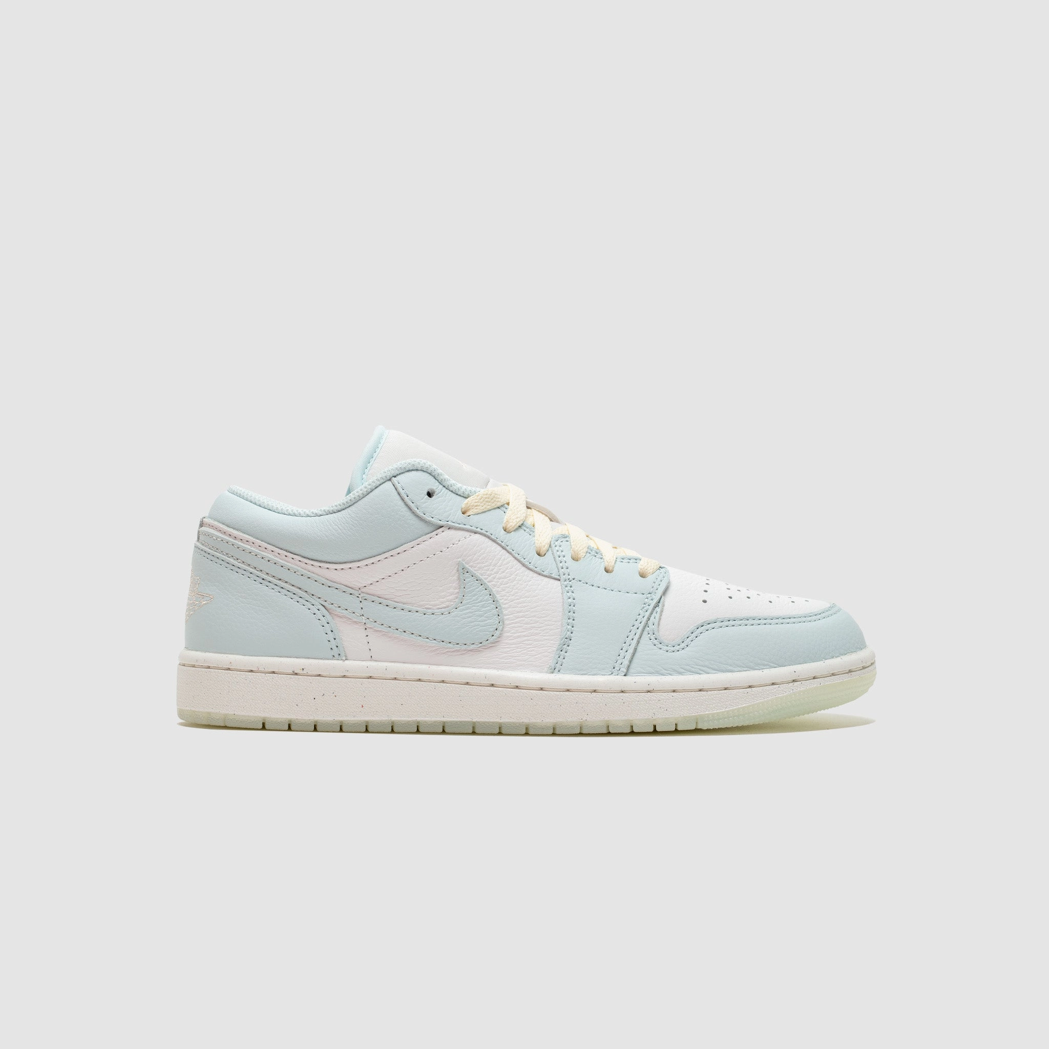 AIR JORDAN 1 LOW SE "GLACIER BLUE"