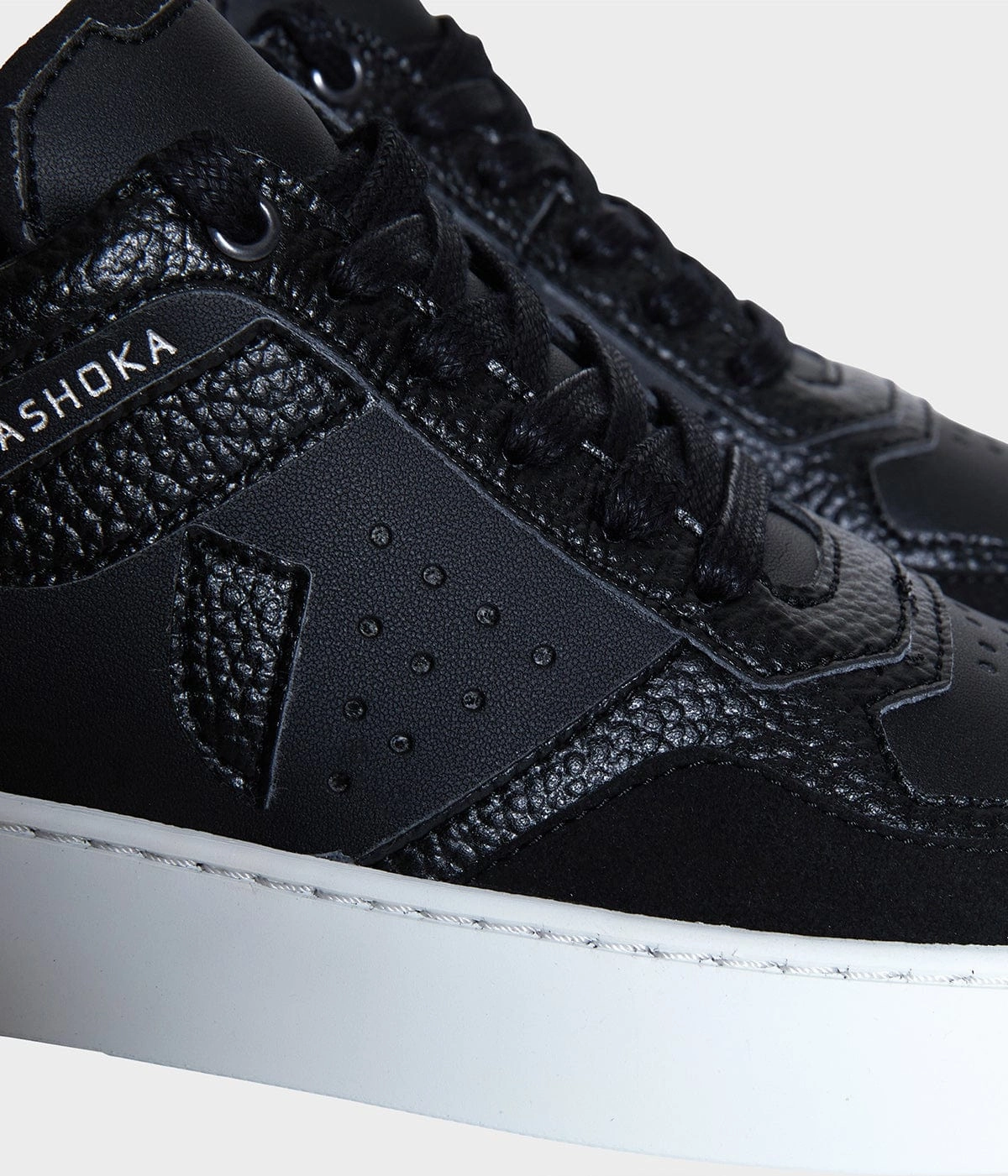 Mateo Unisex Biosourced & Recycled Low Sneakers | Black