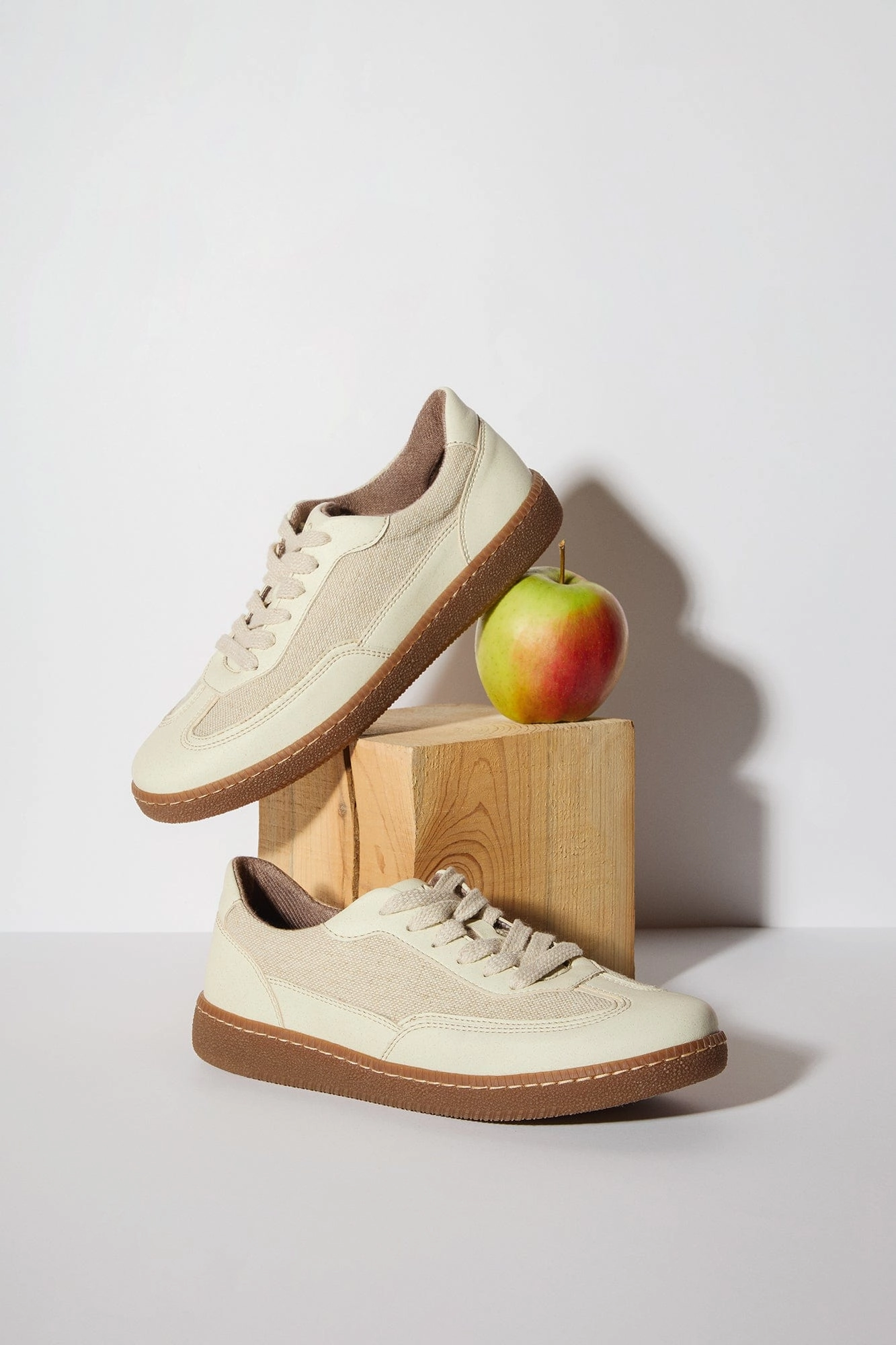 Nomad Sun Vegan Apple Leather Sneakers | Beige