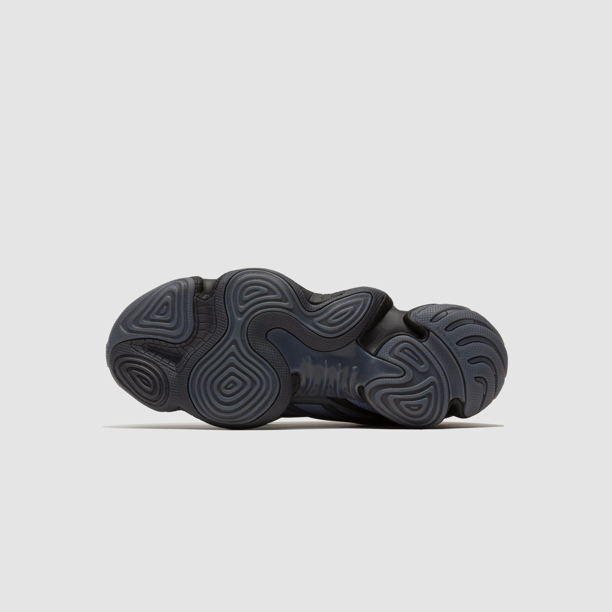 PACKER X ADIDAS FYW INTIMIDATION LOW "ANTHRACITE"