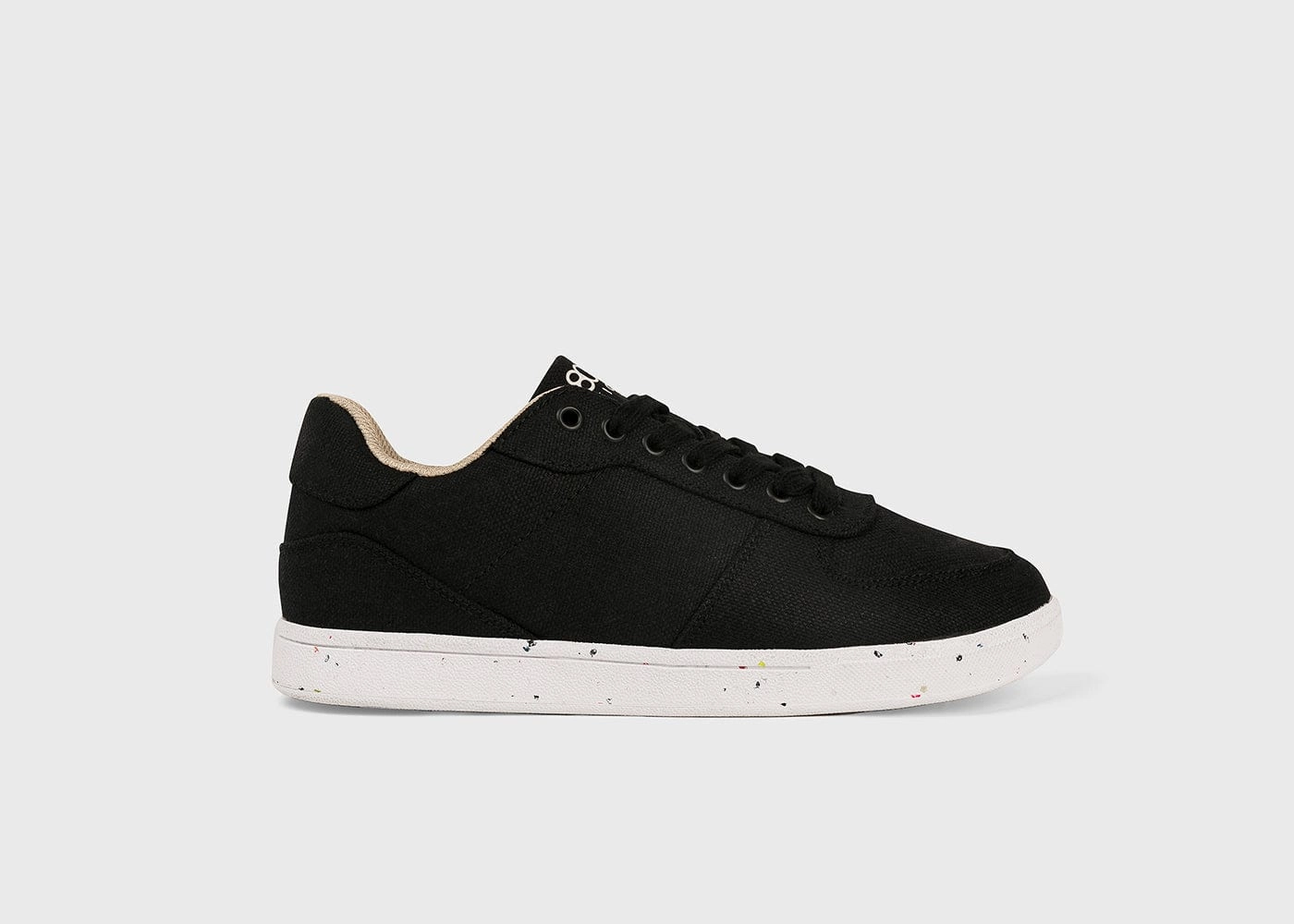 Seeker Women's Vegan Hemp Sneakers | Black & White