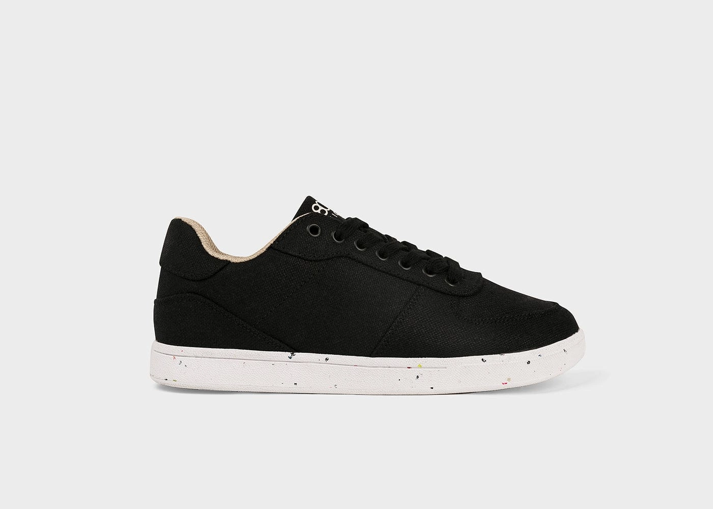 Seeker Women's Vegan Hemp Sneakers | Black & White