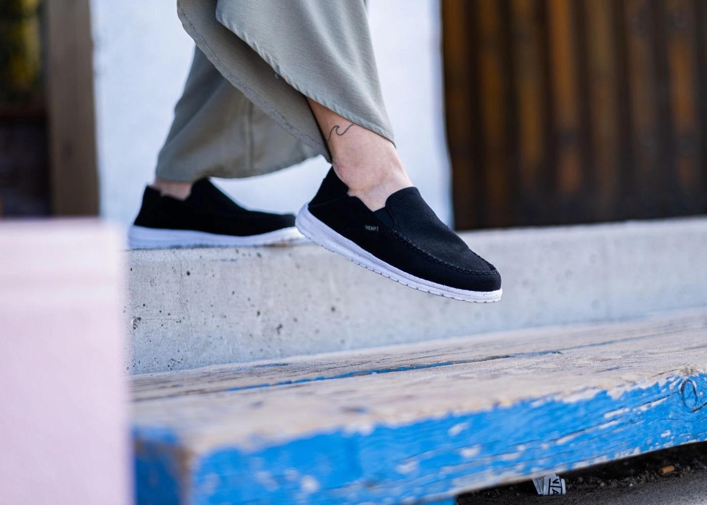 SunSlide Women's Hemp Slip-On Sneakers | Black