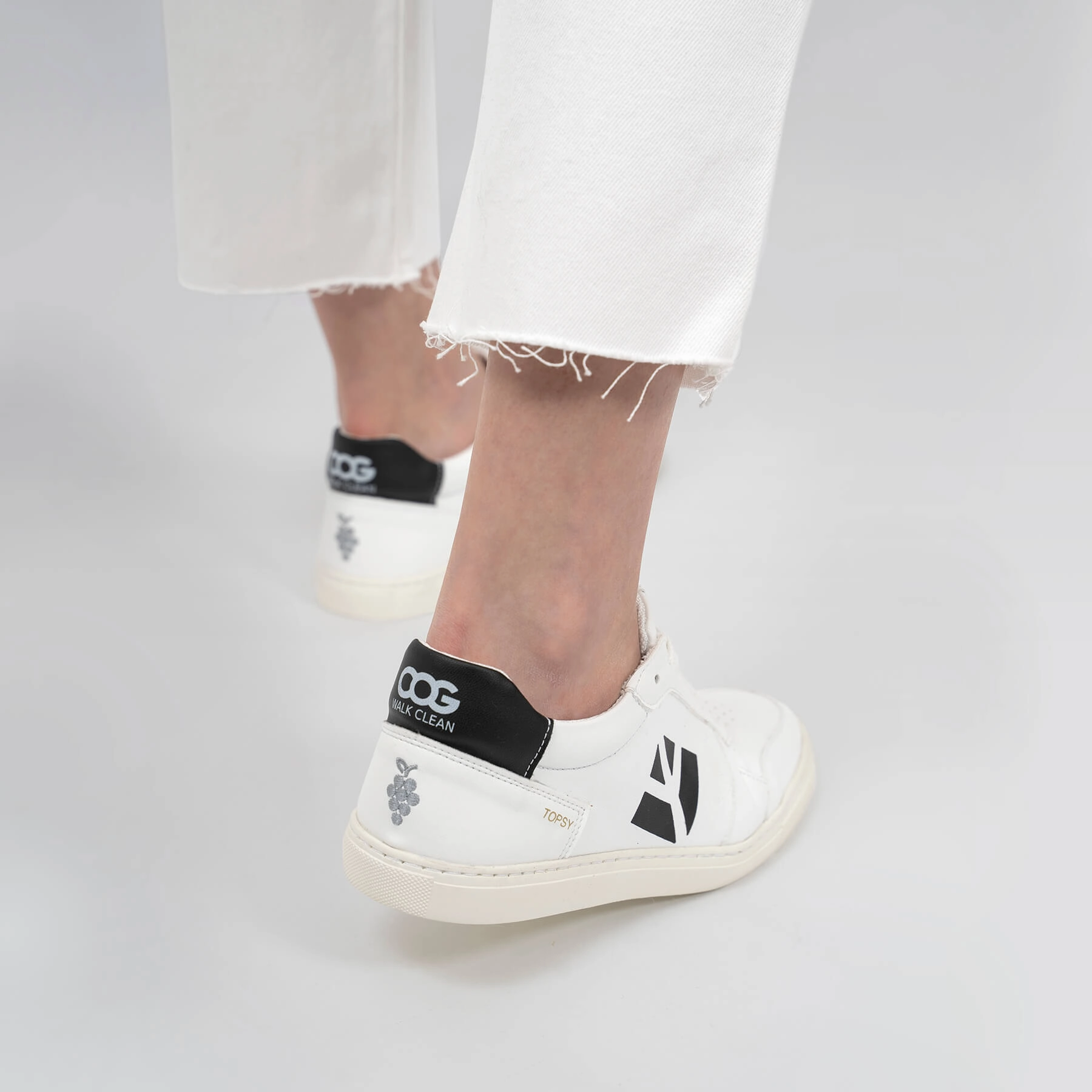 Topsy Unisex Grape Leather Vegan Sneakers | White & Black