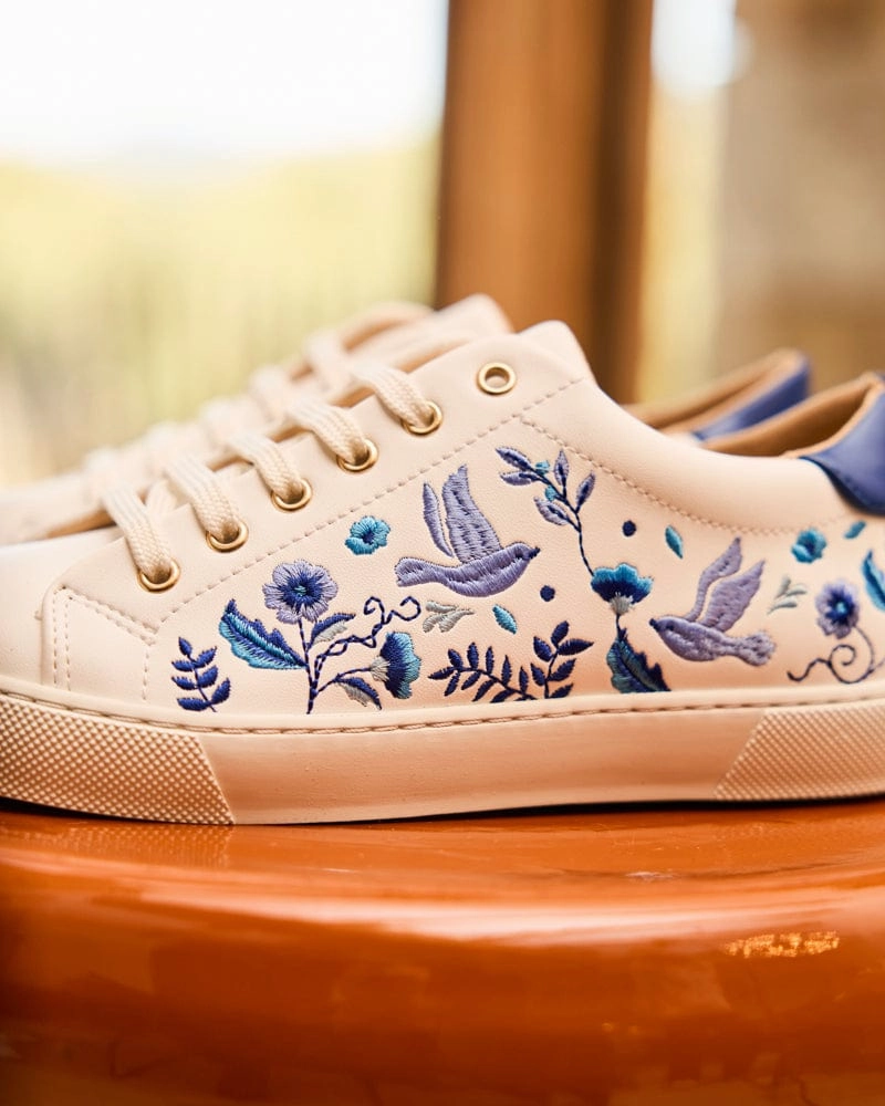 Virevolte Recycled Grain Leather Vegan Sneakers | Blue Garden