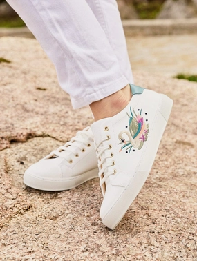 Virevolte Recycled Grain Leather Vegan Sneakers | Swan