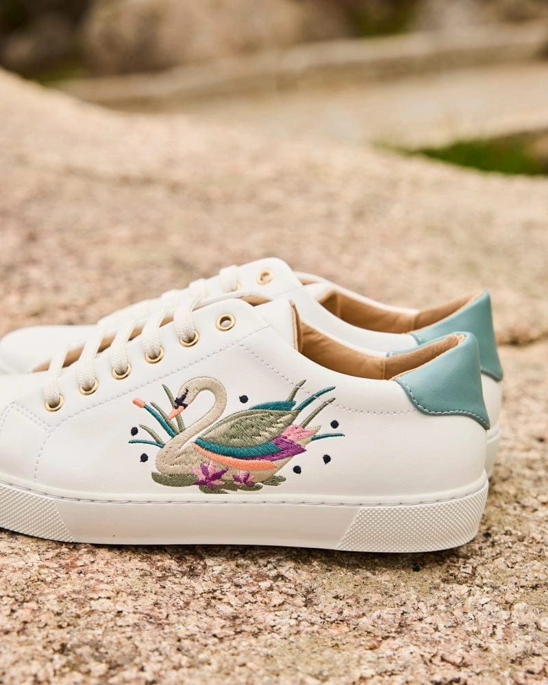 Virevolte Recycled Grain Leather Vegan Sneakers | Swan