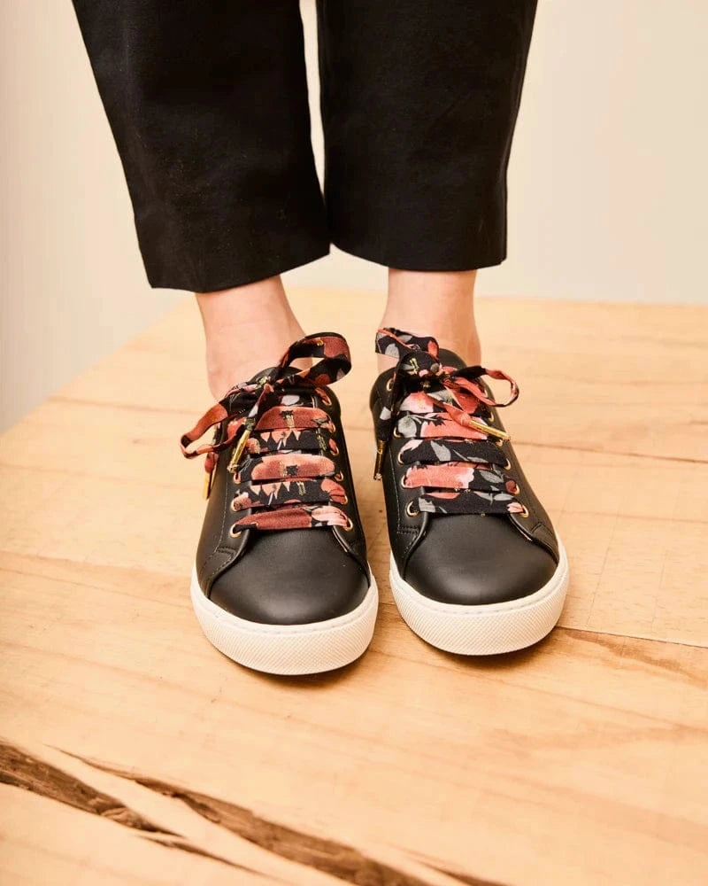 Virevolte Recycled Grain Leather Vegan Trainers | Black