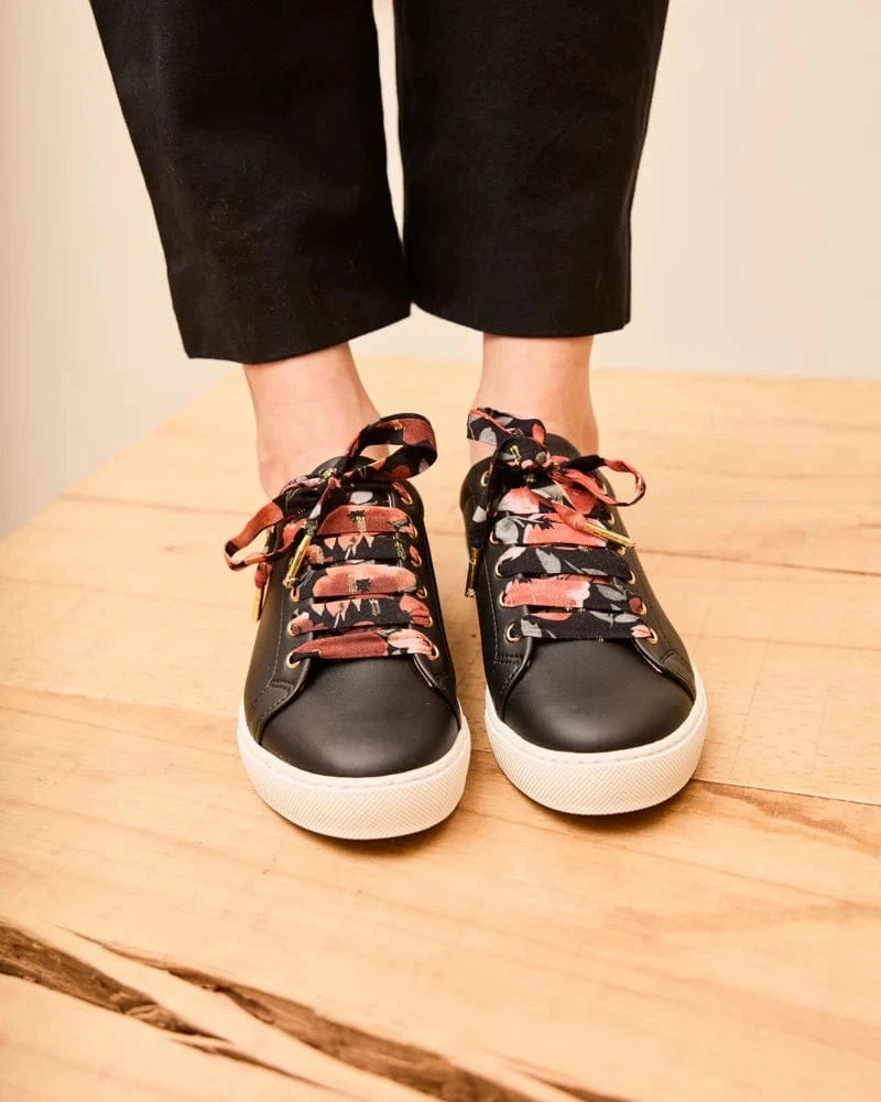Virevolte Recycled Grain Leather Vegan Trainers | Black