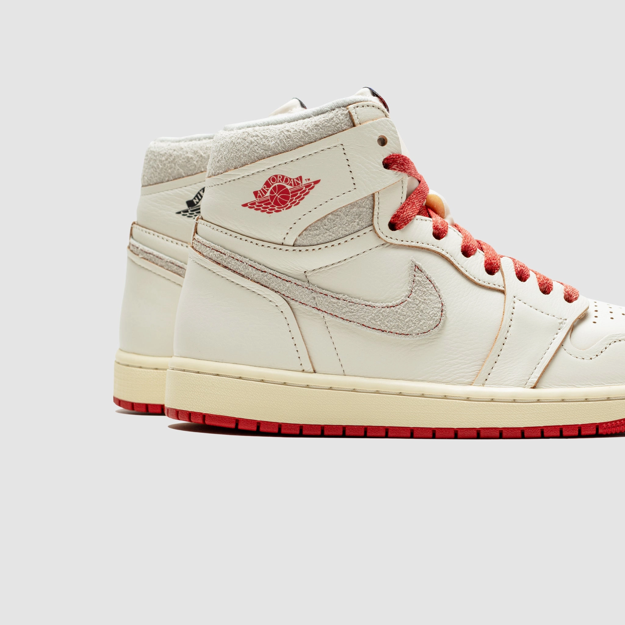 WMNS AIR JORDAN 1 HIGH OG "CINNABAR"