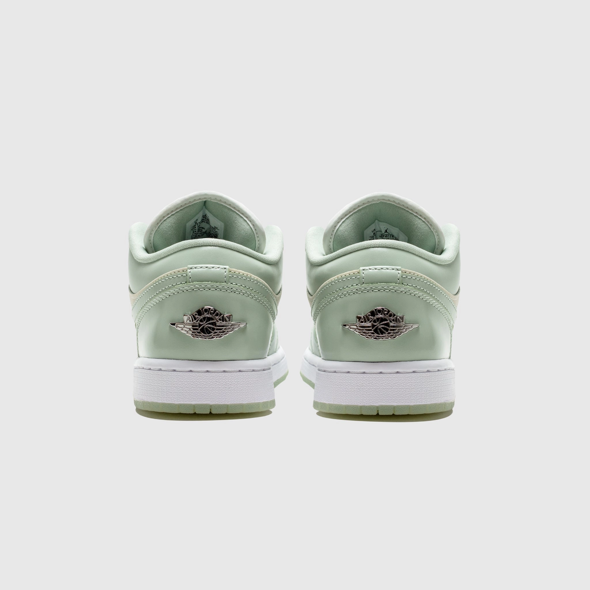 WMNS AIR JORDAN 1 LOW SE "SEAFOAM"