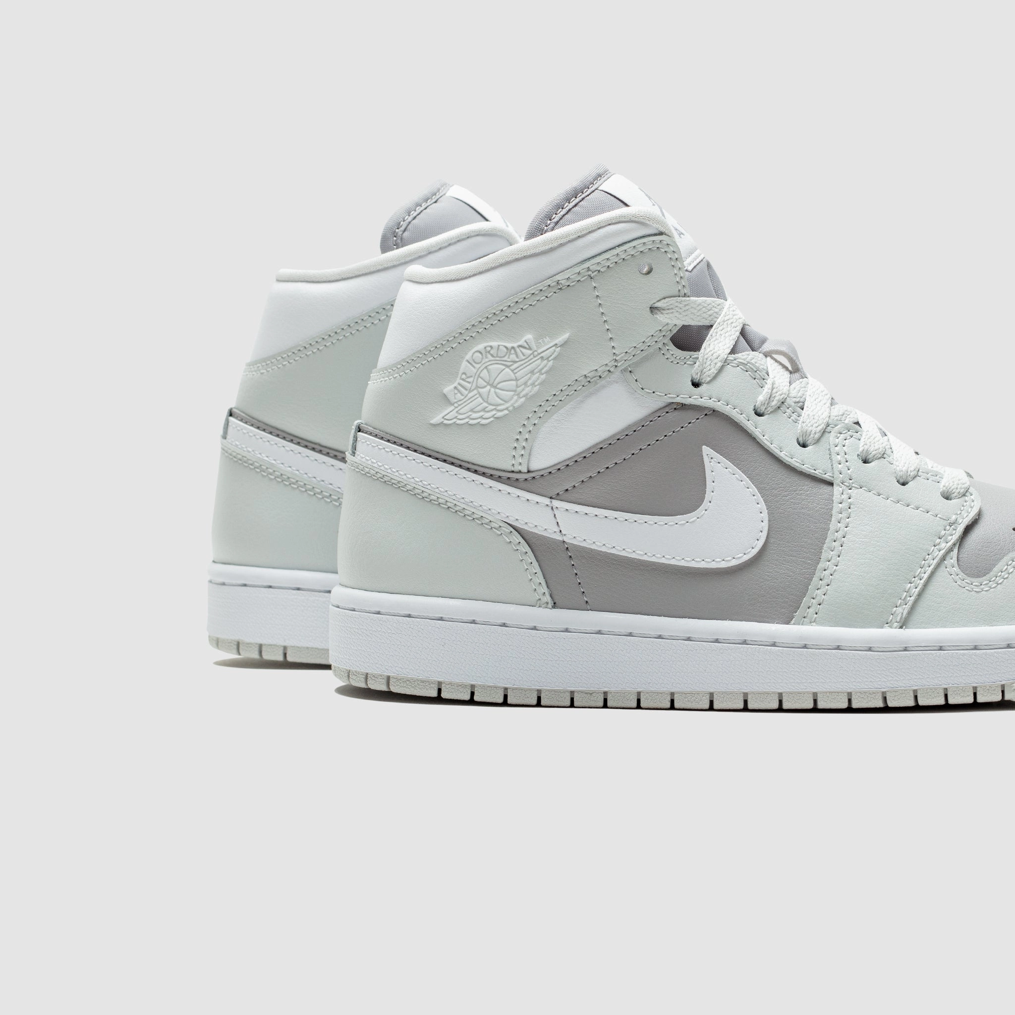 WMNS AIR JORDAN 1 MID "ATMOSPHERE GREY"