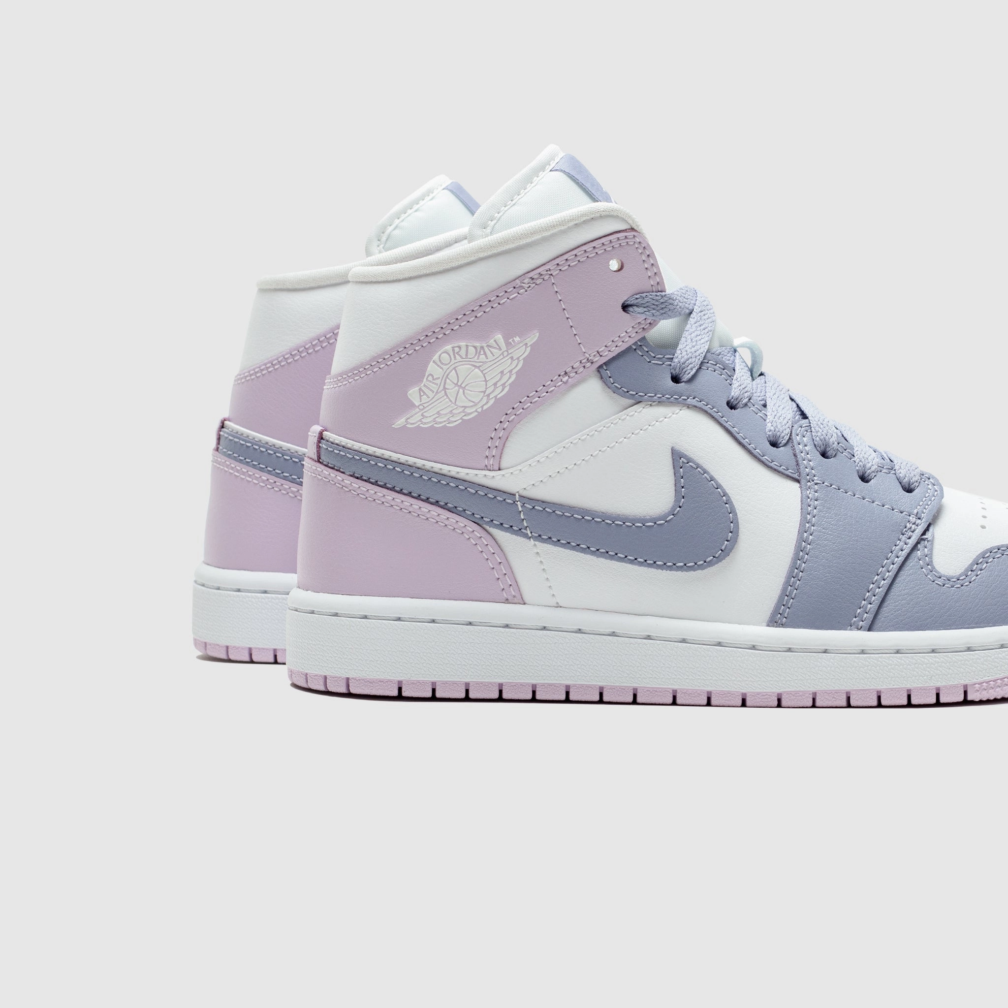 WMNS AIR JORDAN 1 MID "INDIGO HAZE"