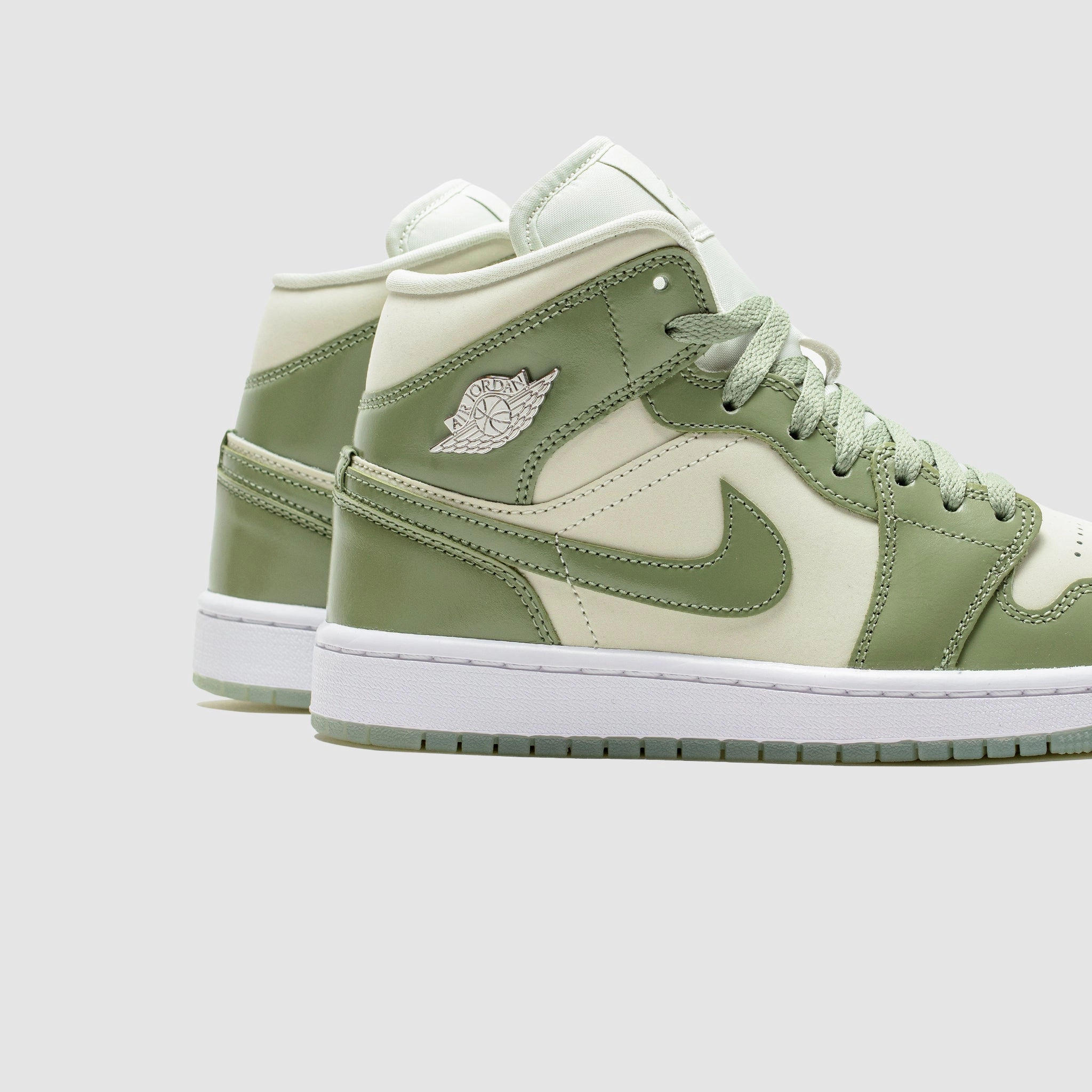 WMNS AIR JORDAN 1 MID SE "OIL GREEN"