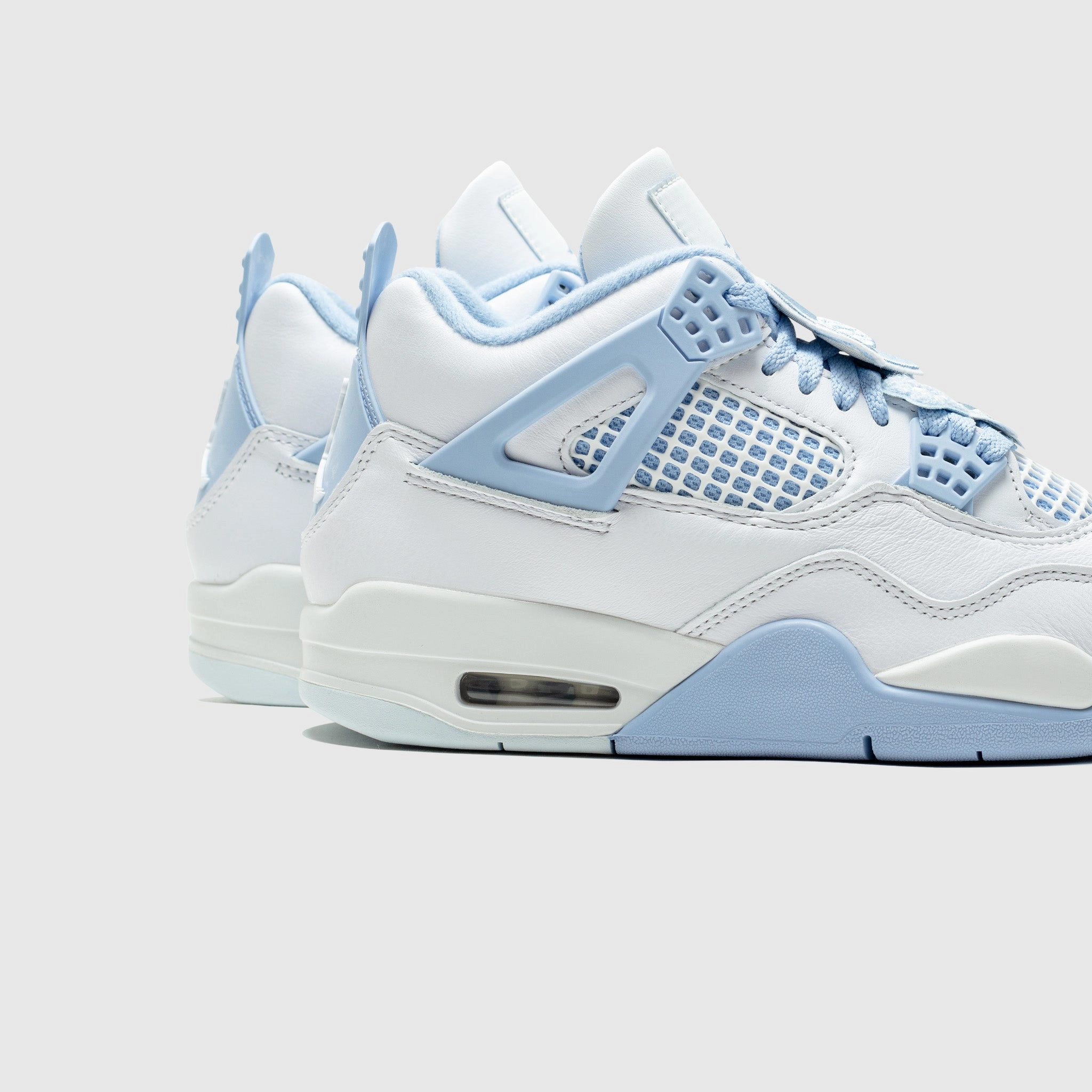 WMNS AIR JORDAN 4 RETRO "FORGET ME NOT"