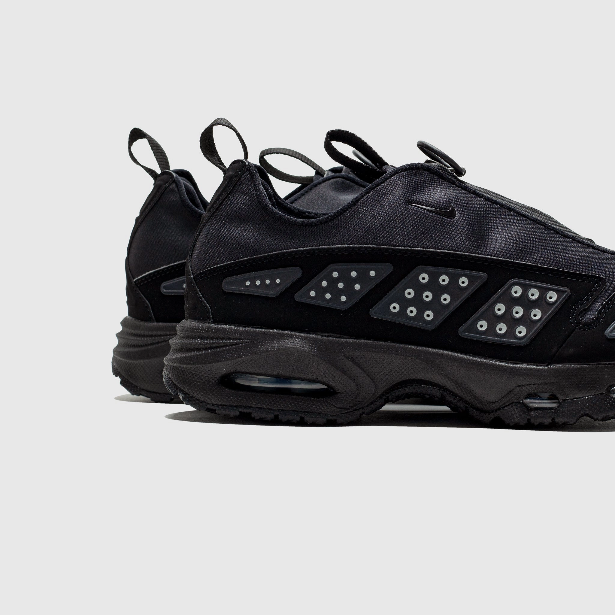 WMNS AIR MAX SUNDER "BLACK & SILVER"