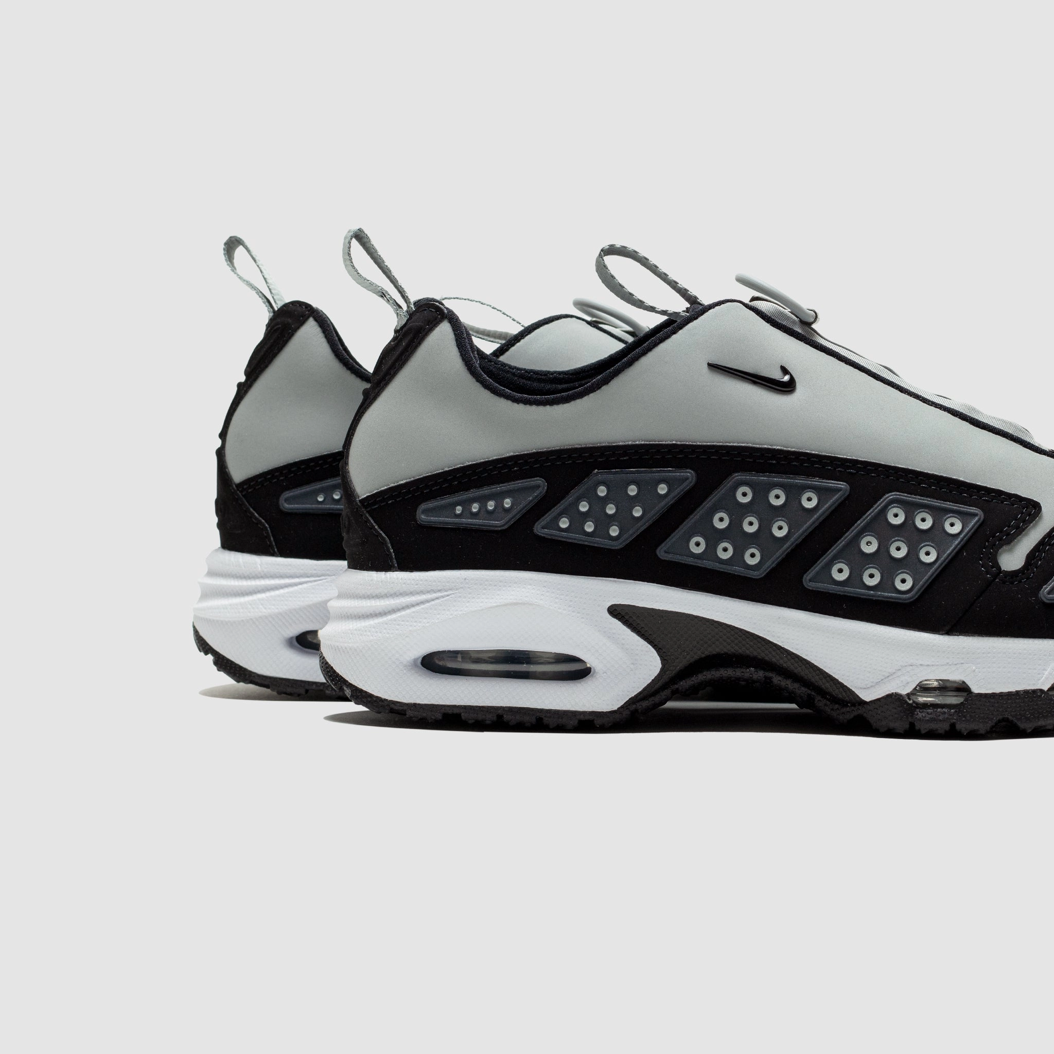 WMNS AIR MAX SUNDER "METALLIC SILVER"