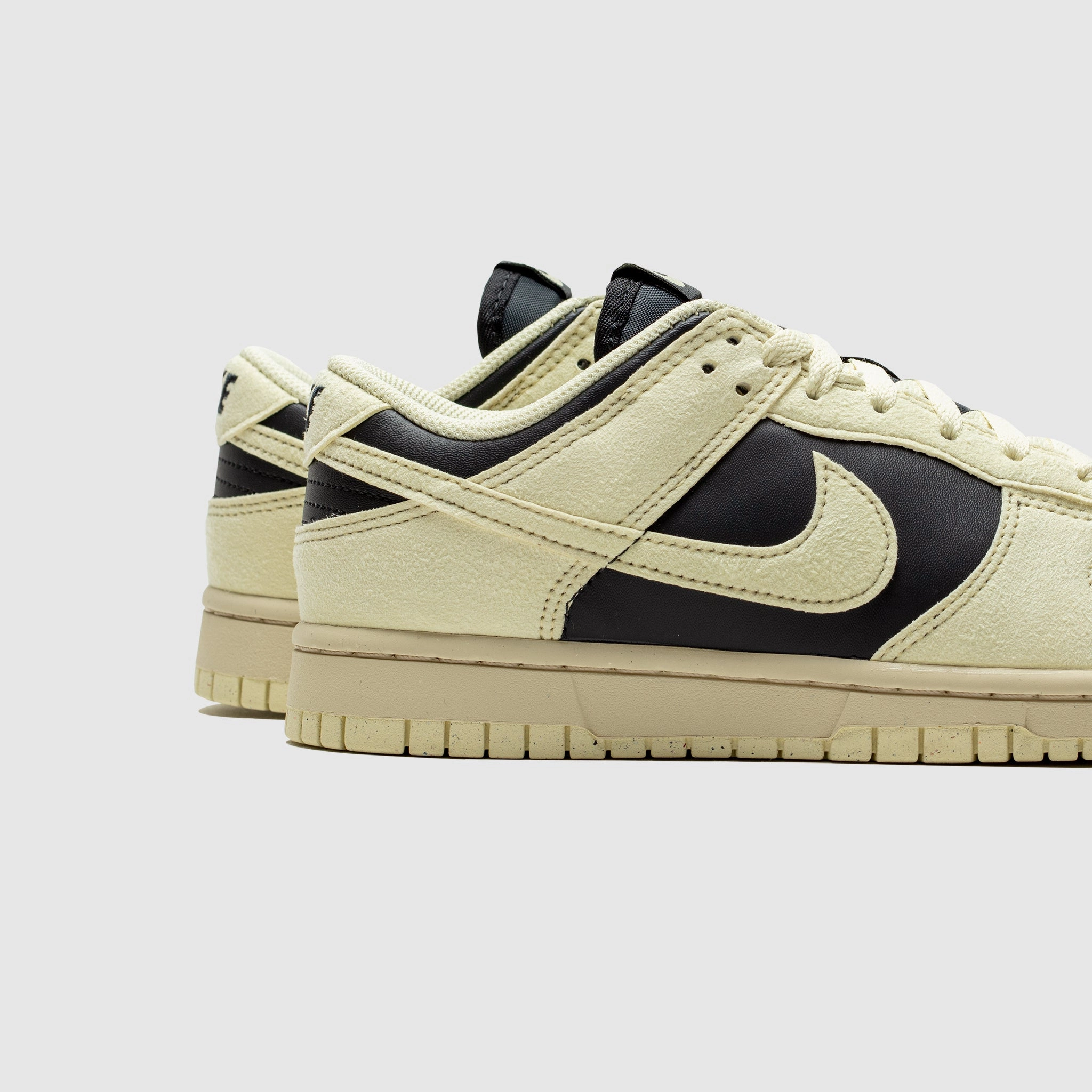 WMNS DUNK LOW "ALABASTER"