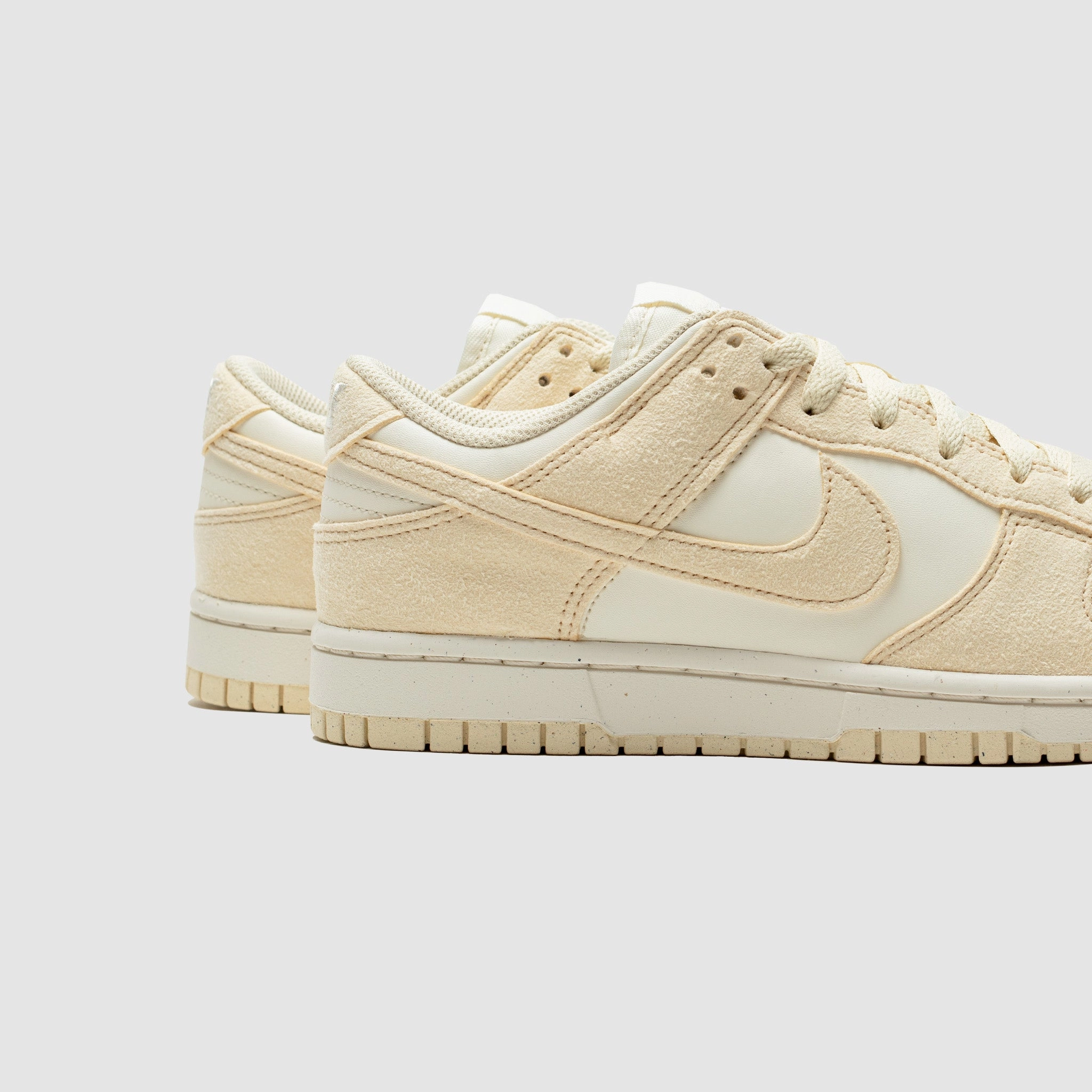 WMNS DUNK LOW "BEACH PALE"