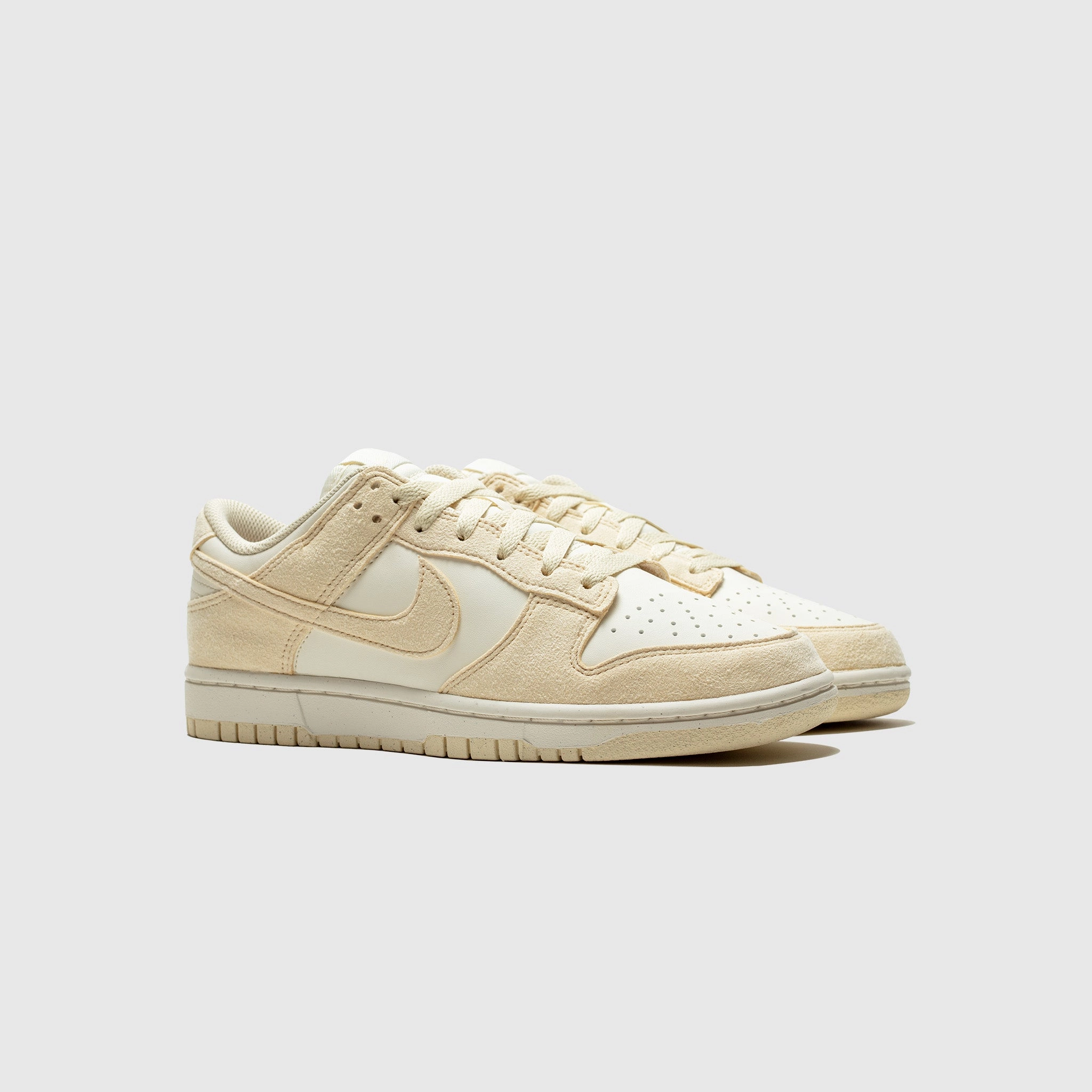 WMNS DUNK LOW "BEACH PALE"