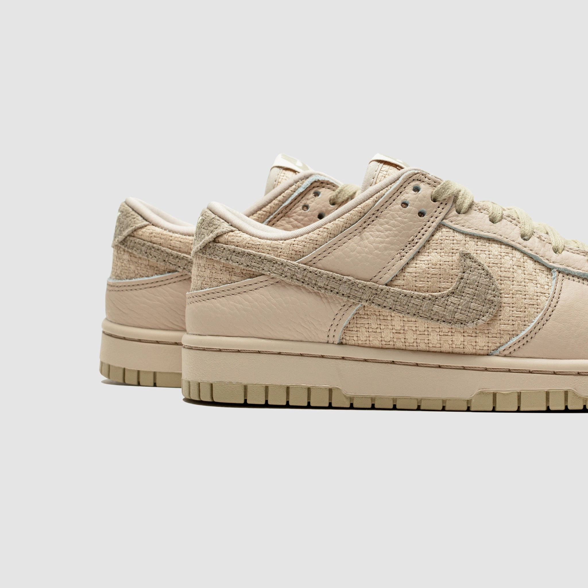 WMNS DUNK LOW "DESERT KHAKI"