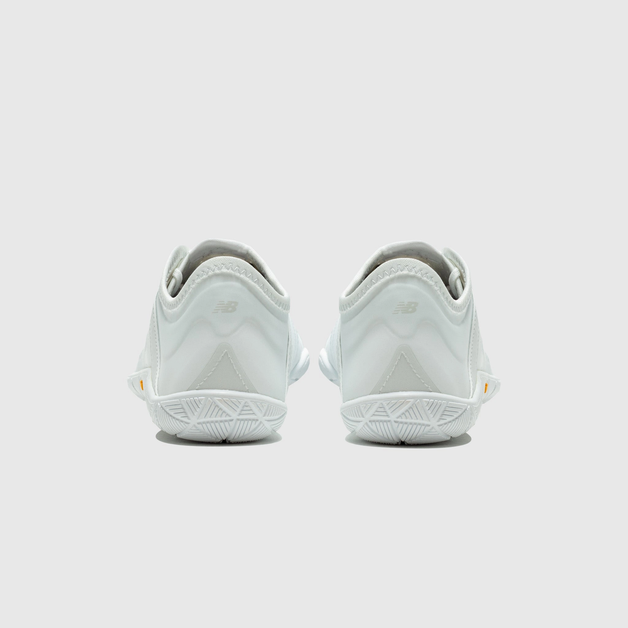 X NEW BALANCE UX200L "WHITE"