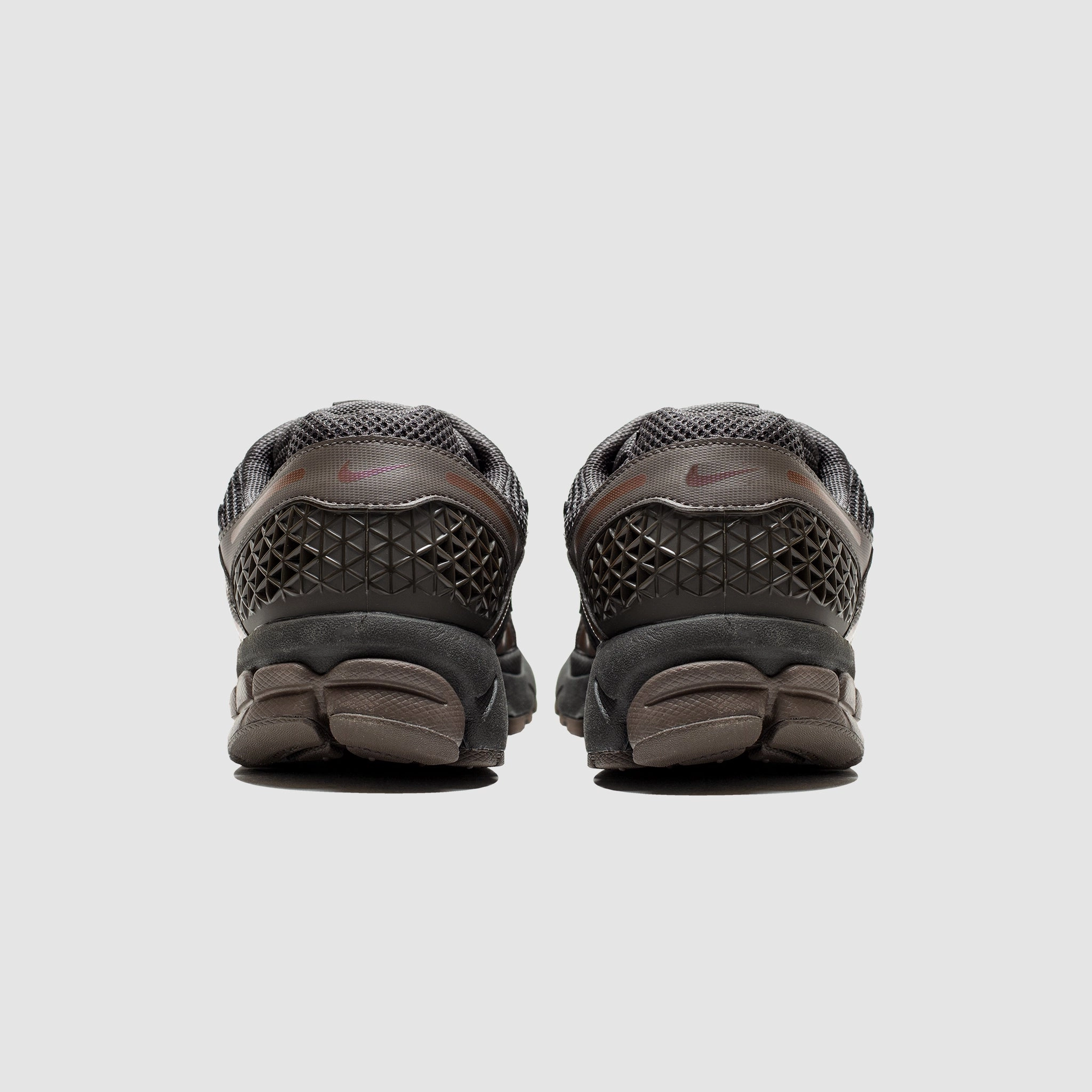 ZOOM VOMERO 5 "CAVE STONE"